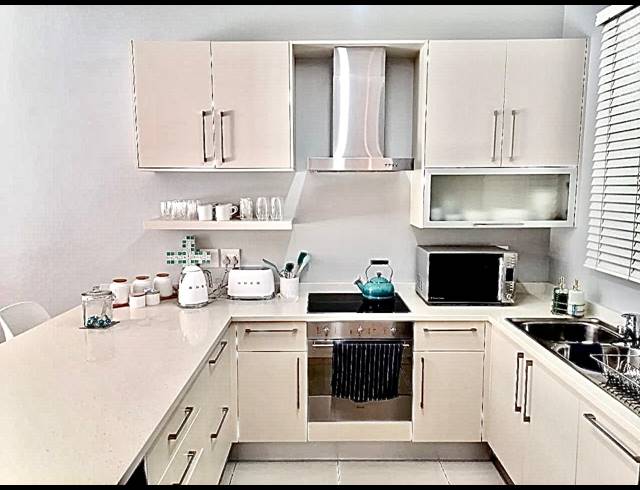2 BEDROOM APARTMENT RENTED IN BRYANSTON